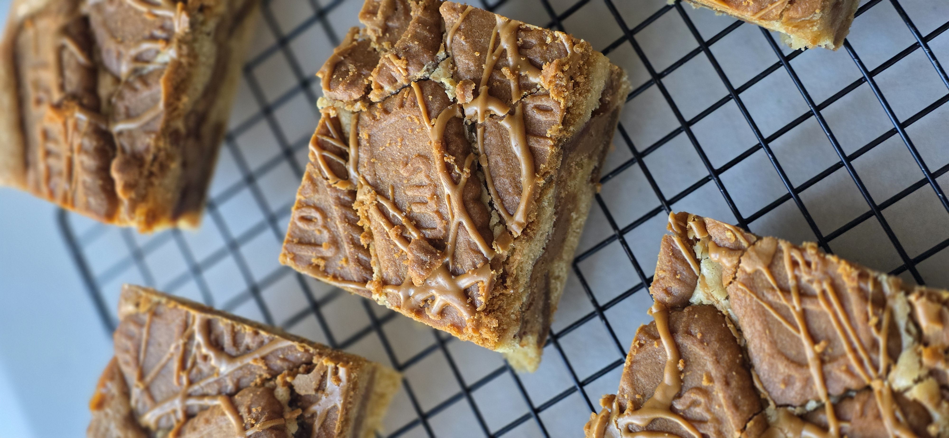 Biscoff blondies